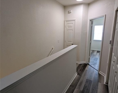 4833 Nw 46th Place - Photo Thumbnail 37