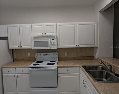 4833 Nw 46th Place - Photo Thumbnail 4