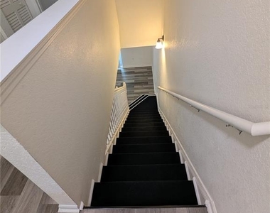 4833 Nw 46th Place - Photo Thumbnail 38