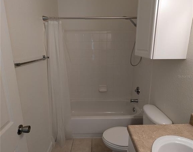 4833 Nw 46th Place - Photo Thumbnail 22