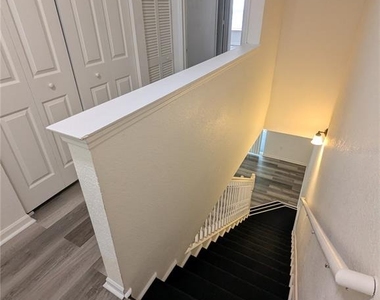 4833 Nw 46th Place - Photo Thumbnail 39