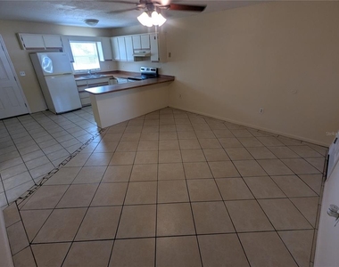 824 N Saint Clair Abrams Avenue - Photo Thumbnail 1