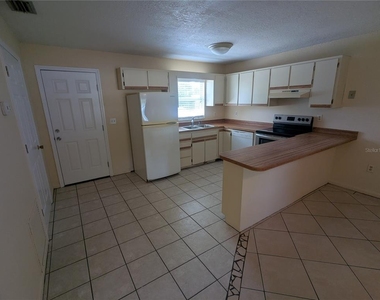 824 N Saint Clair Abrams Avenue - Photo Thumbnail 6