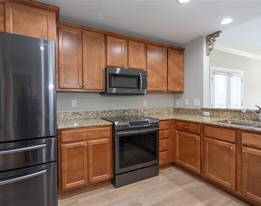 300 Bella Harbor Court - Photo Thumbnail 6