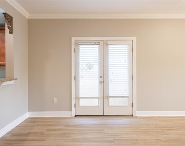 300 Bella Harbor Court - Photo Thumbnail 16