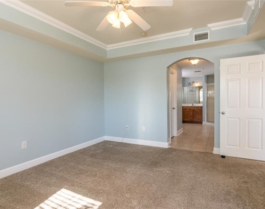 300 Bella Harbor Court - Photo Thumbnail 21