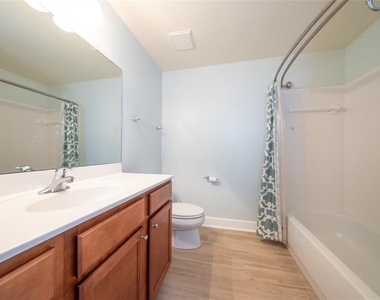 300 Bella Harbor Court - Photo Thumbnail 32