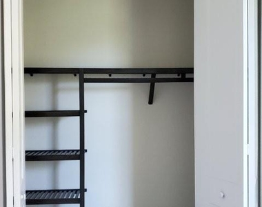 600 Trabue Avenue - Photo Thumbnail 9