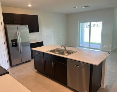 25118 Doredo Drive - Photo Thumbnail 3