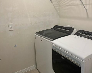 25118 Doredo Drive - Photo Thumbnail 11