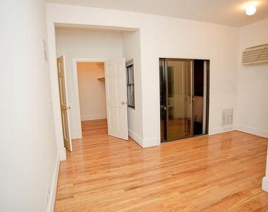 East 31st Street/ Lex ave - Photo Thumbnail 2