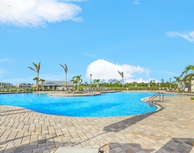 14050 Heritage Landing Boulevard - Photo Thumbnail 36