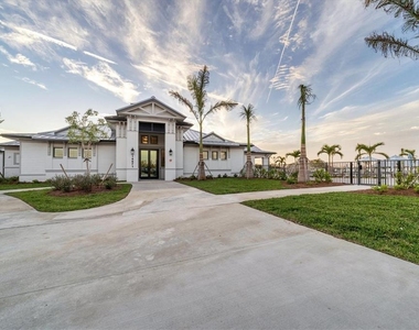14050 Heritage Landing Boulevard - Photo Thumbnail 28