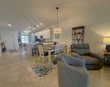14050 Heritage Landing Boulevard - Photo Thumbnail 8