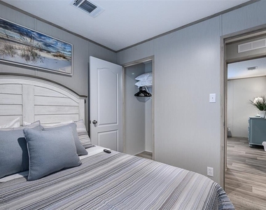 3118 Bayberry Avenue - Photo Thumbnail 40