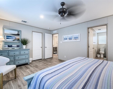 3118 Bayberry Avenue - Photo Thumbnail 31