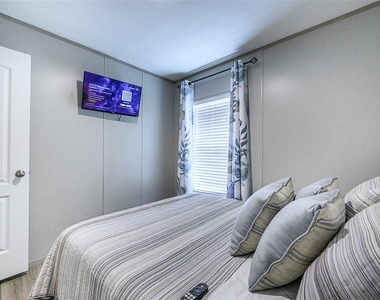 3118 Bayberry Avenue - Photo Thumbnail 39