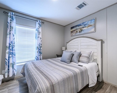 3118 Bayberry Avenue - Photo Thumbnail 38