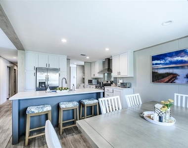 3118 Bayberry Avenue - Photo Thumbnail 12