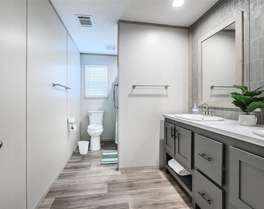 3118 Bayberry Avenue - Photo Thumbnail 33