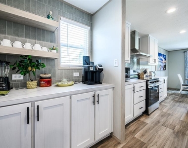 3118 Bayberry Avenue - Photo Thumbnail 21