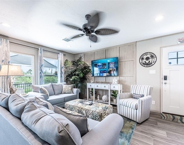 3118 Bayberry Avenue - Photo Thumbnail 6