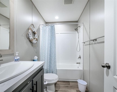 3118 Bayberry Avenue - Photo Thumbnail 42