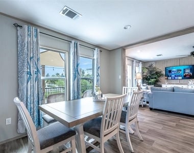 3118 Bayberry Avenue - Photo Thumbnail 9