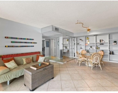 1111 N Gulfstream Avenue - Photo Thumbnail 6