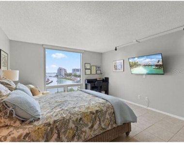 1111 N Gulfstream Avenue - Photo Thumbnail 23
