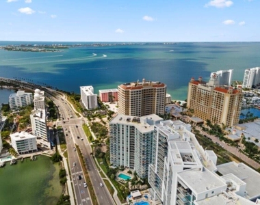 1111 N Gulfstream Avenue - Photo Thumbnail 2