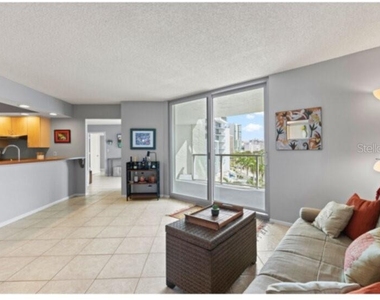 1111 N Gulfstream Avenue - Photo Thumbnail 9