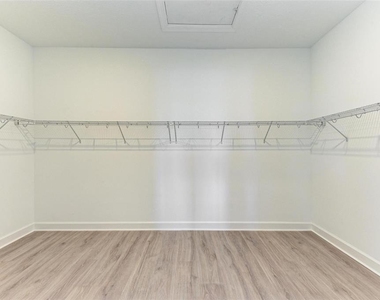 16403 Umbria Place - Photo Thumbnail 28