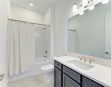 16403 Umbria Place - Photo Thumbnail 32