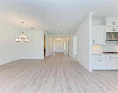 16403 Umbria Place - Photo Thumbnail 12