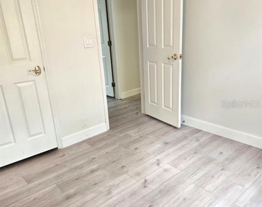 2304 Kingston Street S - Photo Thumbnail 6