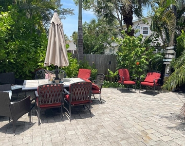 2904 Avenue B - Photo Thumbnail 9