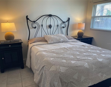 2904 Avenue B - Photo Thumbnail 4
