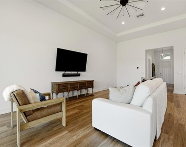 7857 Redonda Loop - Photo Thumbnail 17
