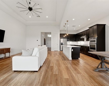 7857 Redonda Loop - Photo Thumbnail 19