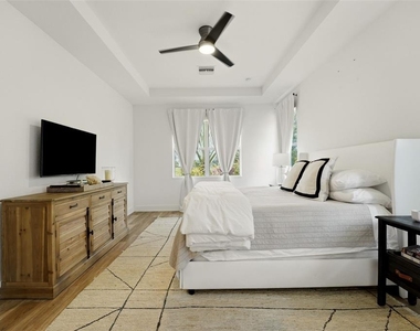 7857 Redonda Loop - Photo Thumbnail 20