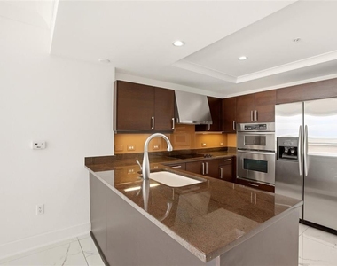 1350 Main Street - Photo Thumbnail 6