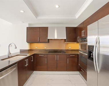 1350 Main Street - Photo Thumbnail 7