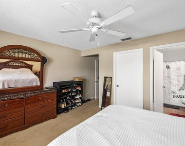 4045 Crockers Lake Boulevard - Photo Thumbnail 17