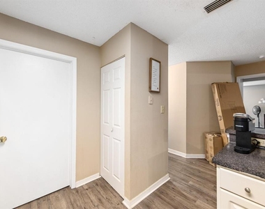 4045 Crockers Lake Boulevard - Photo Thumbnail 11