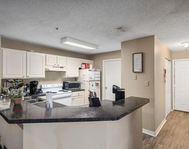 4045 Crockers Lake Boulevard - Photo Thumbnail 9