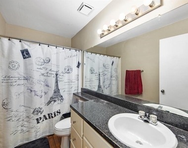 4045 Crockers Lake Boulevard - Photo Thumbnail 21
