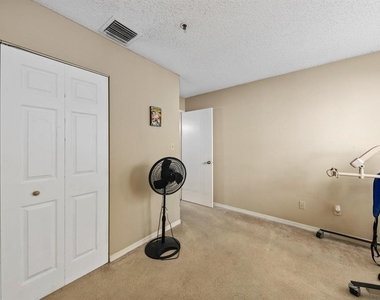 4045 Crockers Lake Boulevard - Photo Thumbnail 14