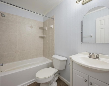2608 Hidden Lake Drive N - Photo Thumbnail 16