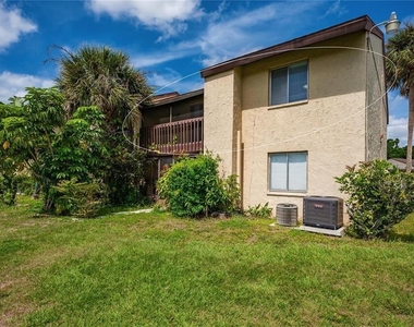 2608 Hidden Lake Drive N - Photo Thumbnail 21